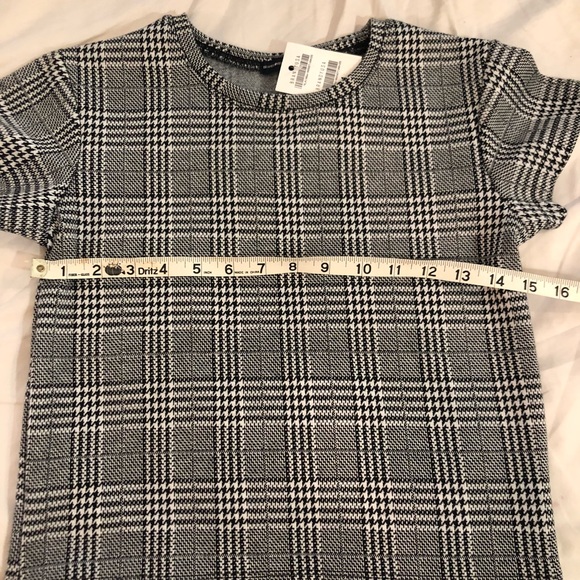 Matching black and white plaid skirt/shirt combo - Picture 6 of 7